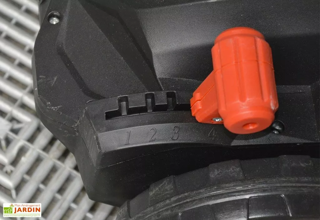 Elem Garden Scarificateur Emousseur Électrique 1500W 32cm 6 Elem Garden Scarificateur Emousseur Électrique 1500W 32cm – Image 4